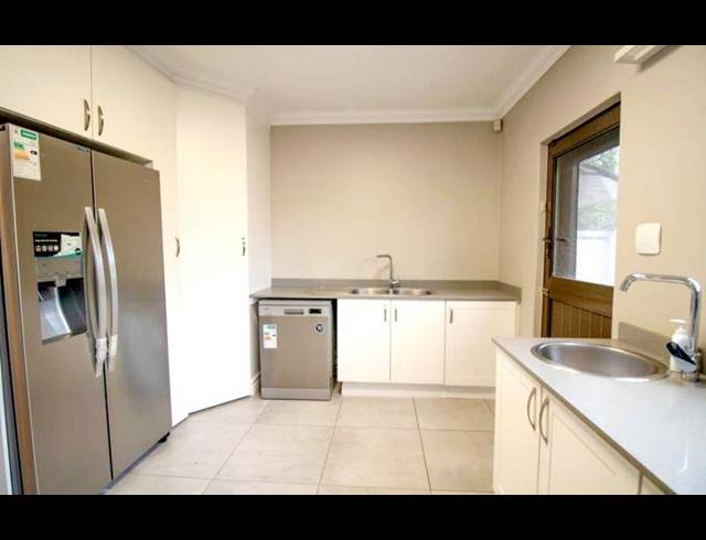 4 BEDROOM HOUSE FOR SALE IN UMHLANGA RIDGE